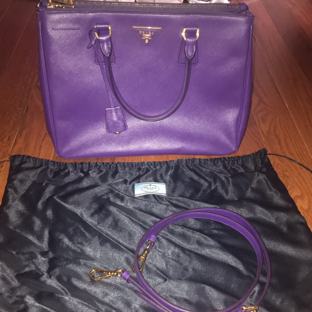 Prada Galleria Saffiano Leather HandBag